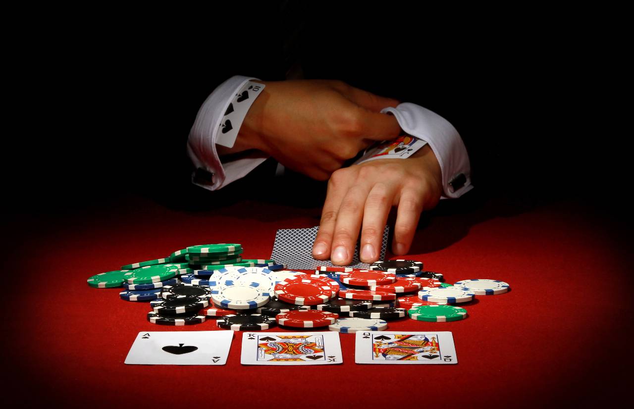 barare al tavolo da poker reato