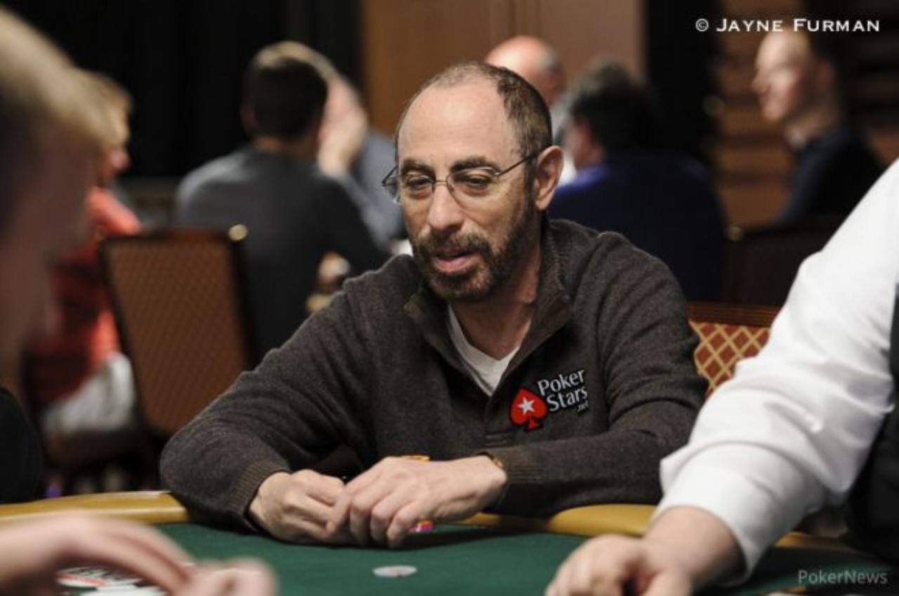 Barry Greenstein al tavolo da poker per la prima partecipazione a un evento WSOP