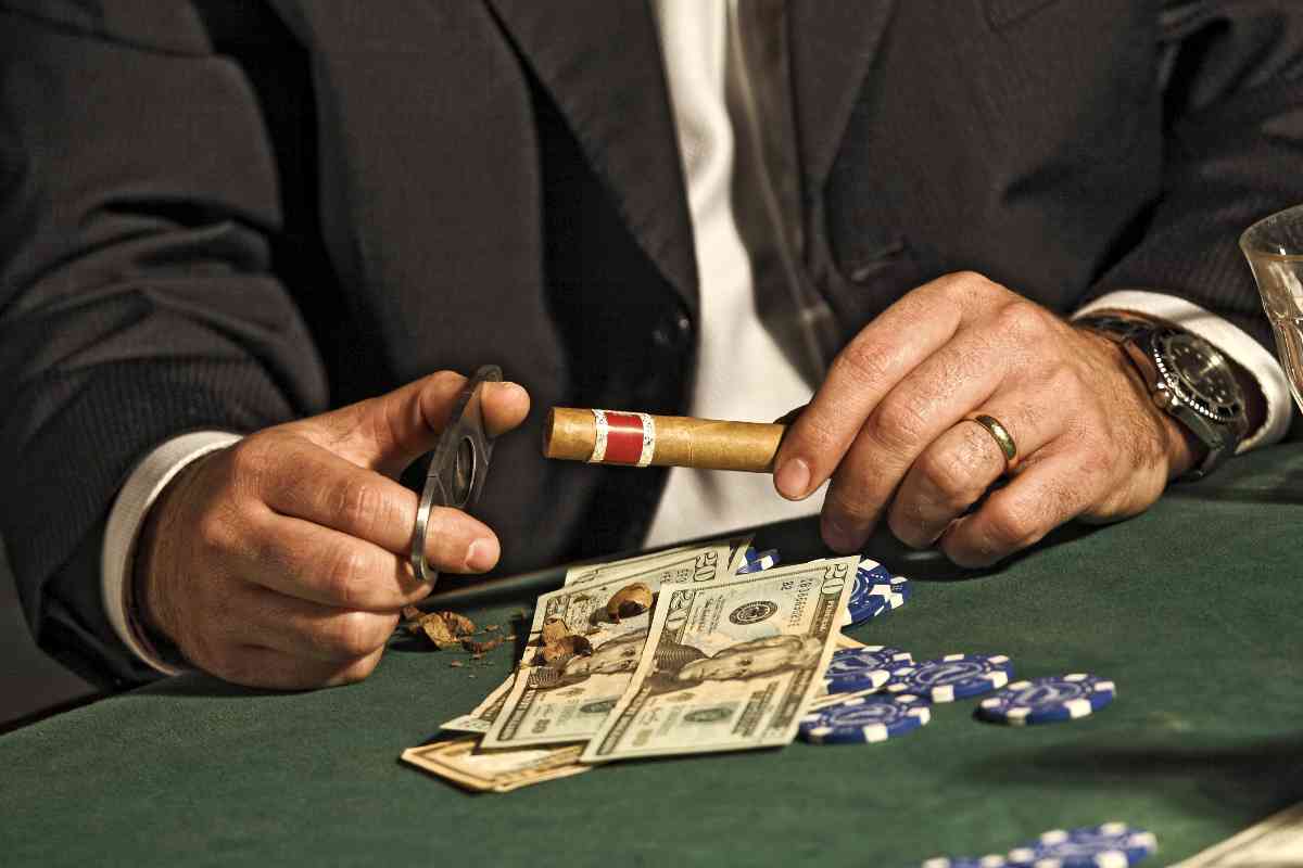 milionario con il poker