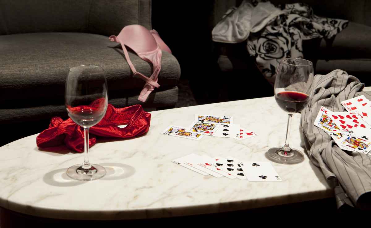 strip poker a casa