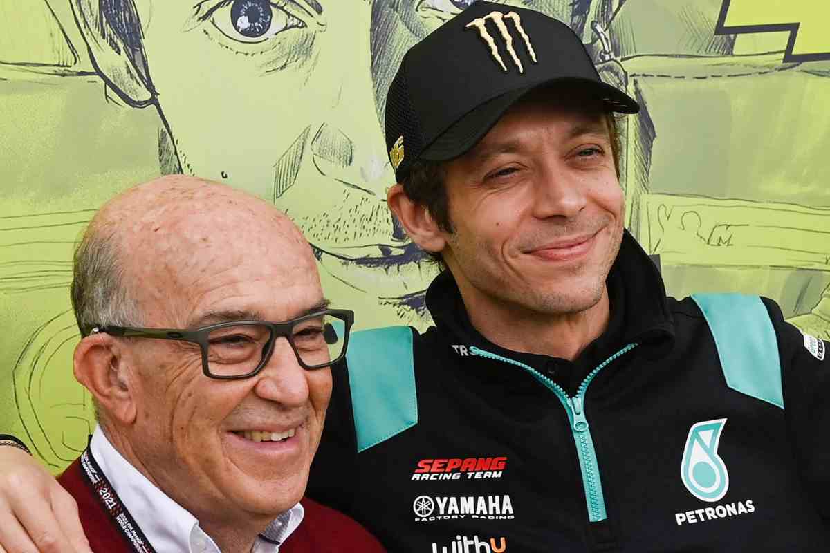 MotoGP, Valentino Rossi e Carmelo Ezpeleta (GettyImages)