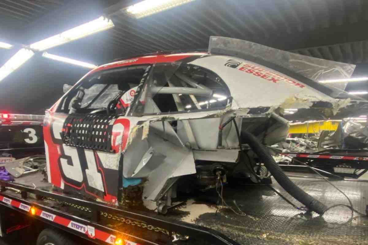 La Camaro di Myatt Sneider dopo l'incidente alla 500 Daytona (Myatt Sneider Twitter)