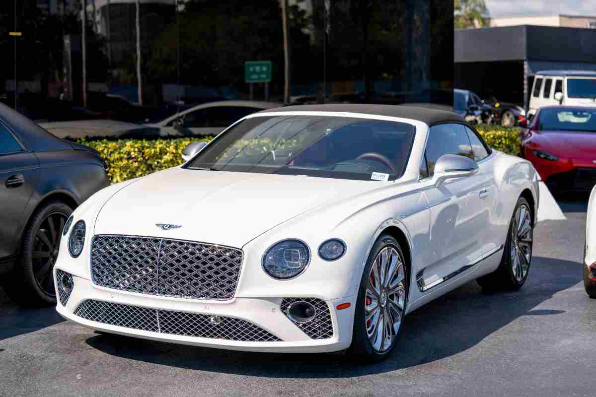 Auto Bentley Continental GT (AdobeStock)