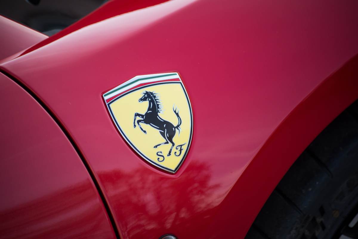 Ferrari (AdobeStock)