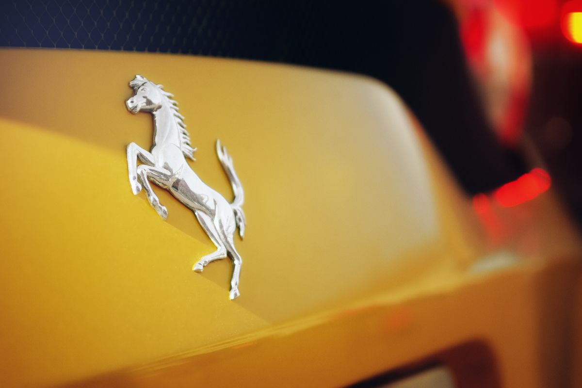 Ferrari Logo (Adobe Stock)