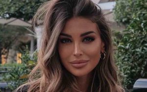 Cristina Buccino sotto è nuda? Tutti lì a zoomare lo scatto