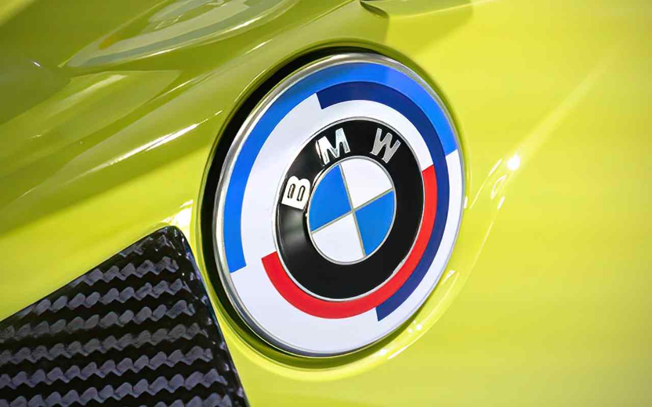 Il logo BMW (foto ufficiale)