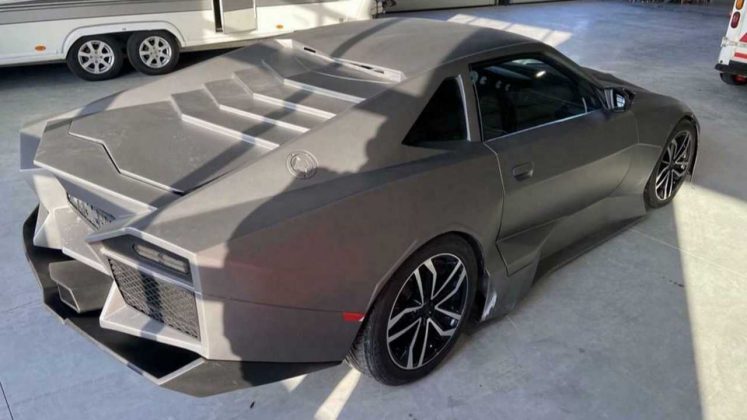 Toyota Supra del 1990 come una Lamborghini Reventon (Marktplaats)