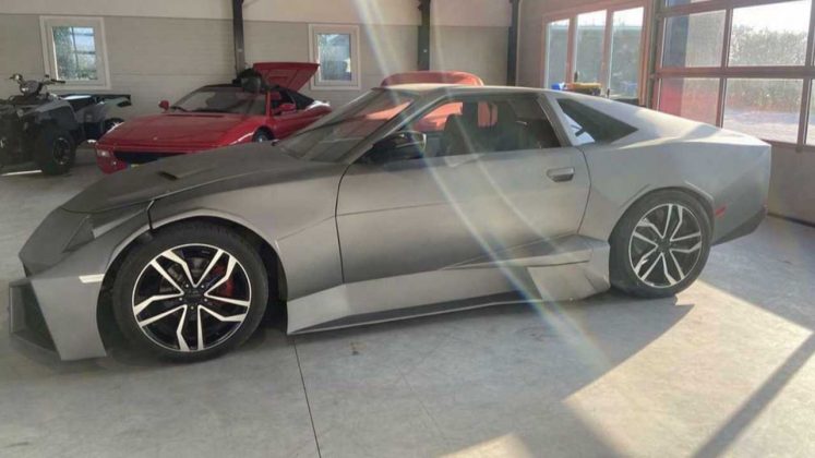 Toyota Supra del 1990 come una Lamborghini Reventon (Marktplaats)