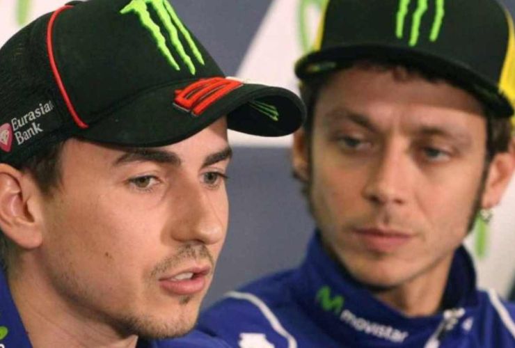 Valentino Rossi e Jorge Lorenzo si sono sfidati nel 2015