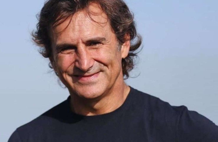 Alex Zanardi viene accolto clamorosamente a Biella